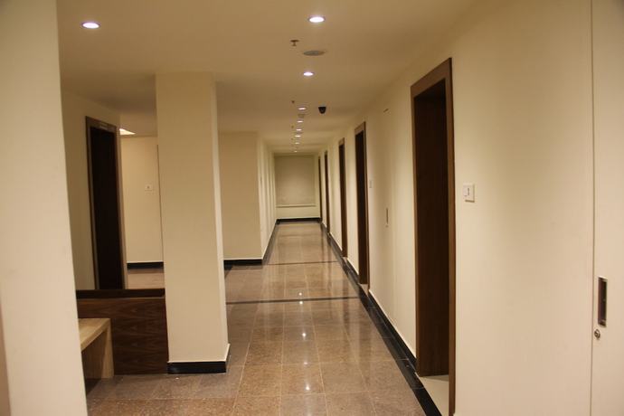 Imagen de los interiores del Hotel Hyderabad Grand. Foto 19