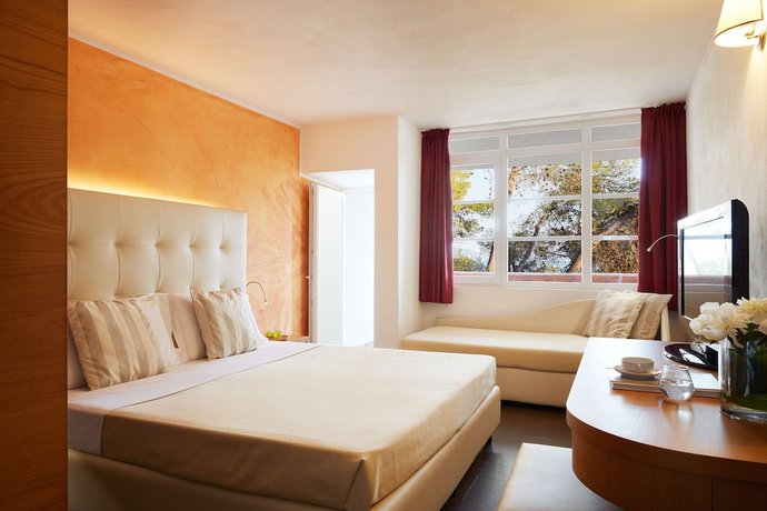 Imagen de la habitación del Hotel Hydra Beach Resort. Foto 4