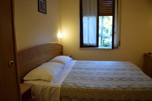 Imagen de la habitación del Hotel Hydra Club. Foto 3