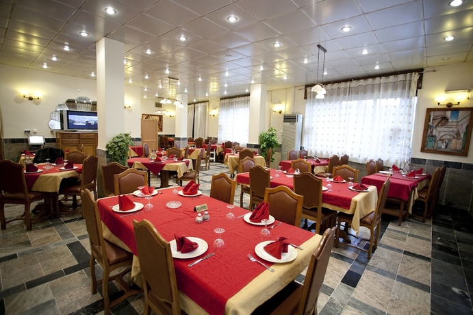 Imagen del bar/restaurante del Hotel Hydra. Foto 4