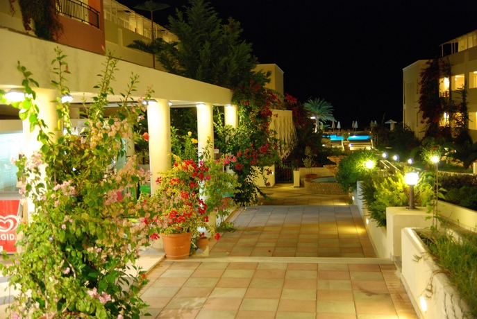 Imagen de los exteriores del Hotel Hydramis Palace Beach Resort. Foto 4