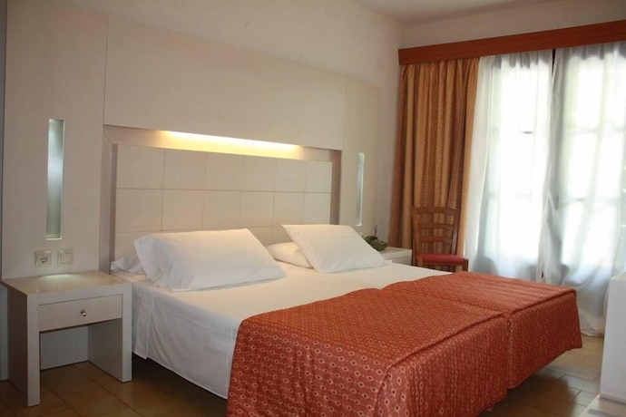 Imagen de la habitación del Hotel Hydrele Beach. Foto 13
