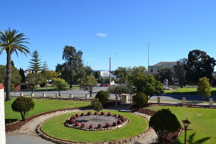 Imagen de los exteriores del Hotel Hydro, Leeton. Foto 15
