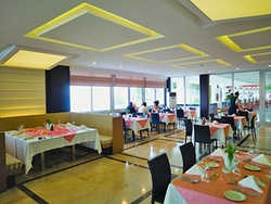 Imagen del bar/restaurante del Hotel Hydros Beach Resort. Foto 4