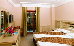 Imagen de la habitación del Hotel Hydros Beach Resort. Foto 6