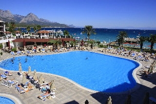 Imagen de la piscina del Hotel Hydros Beach Resort. Foto 9