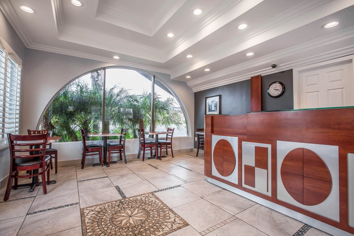 Imagen de los interiores del Hotel Hyland Inn Near Legoland. Foto 10