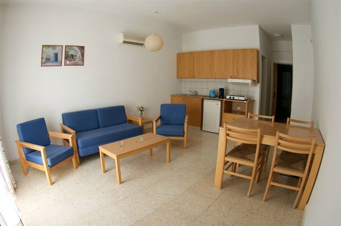 Imagen de los interiores del Hotel Hylatio Tourist Village. Foto 10