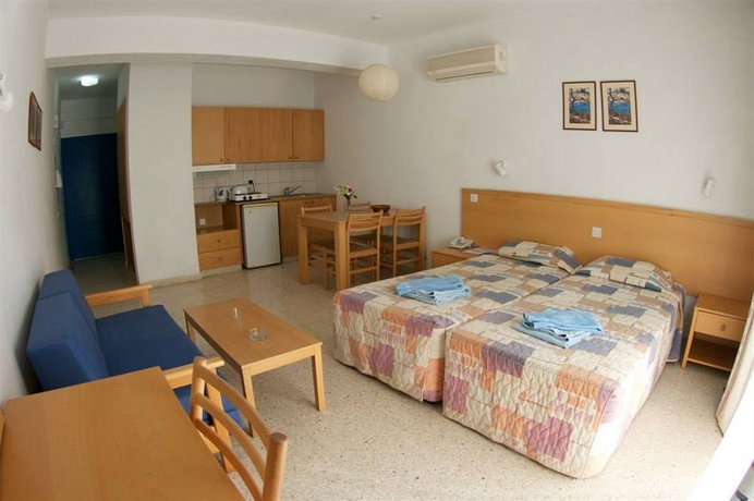 Imagen de la habitación del Hotel Hylatio Tourist Village. Foto 3