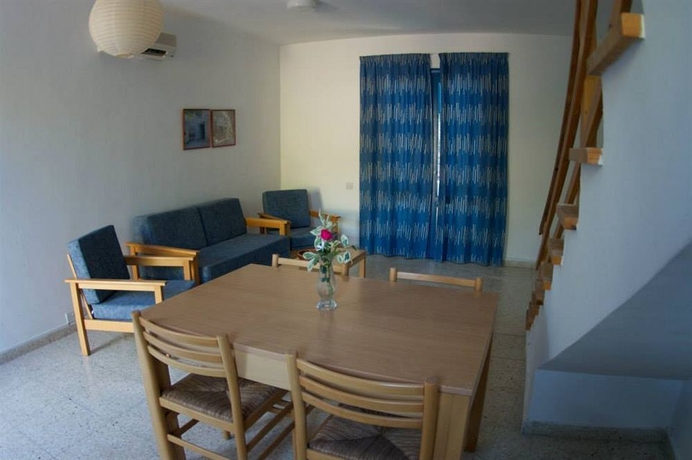 Imagen de la habitación del Hotel Hylatio Tourist Village. Foto 4