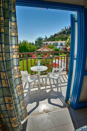 Imagen de la habitación del Hotel Hylatio Tourist Village. Foto 8