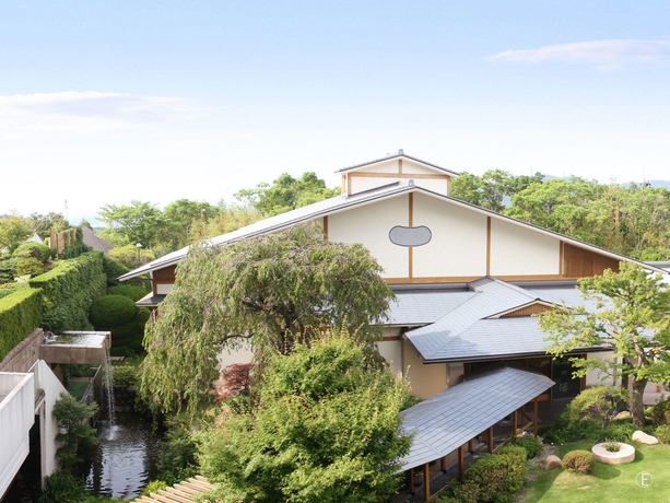 Imagen de los exteriores del Hotel Hyoe Koyokaku. Foto 11