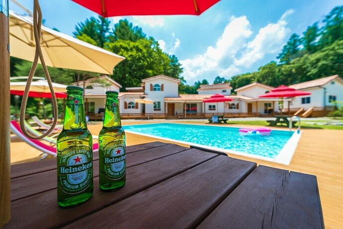 Imagen de la piscina del Hotel Hyovely House. Foto 26