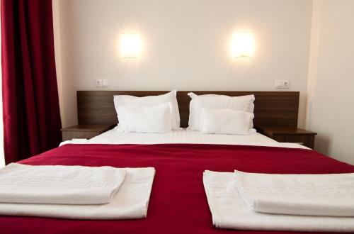 Imagen de la habitación del Hotel Hyperion. Foto 7