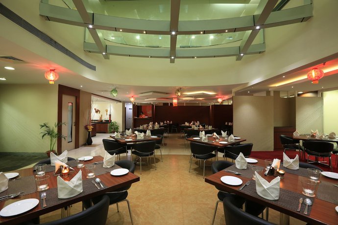 Imagen del bar/restaurante del Hotel Hyphen Business. Foto 2