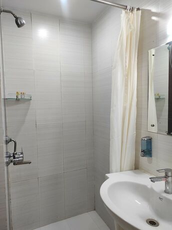 Imagen general del Hotel Hyphen Grand Hotel. Foto 11