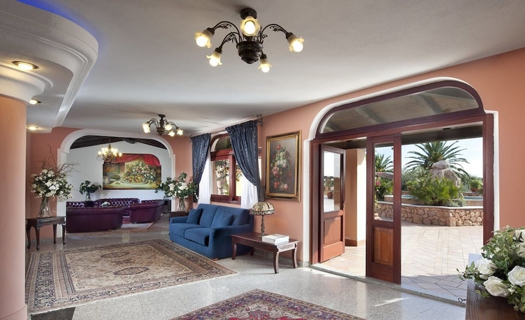 Imagen de los interiores del Hotel I Giardini Di Cala Ginepro Resort. Foto 14