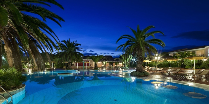 Imagen de la piscina del Hotel I Giardini Di Cala Ginepro Resort. Foto 18