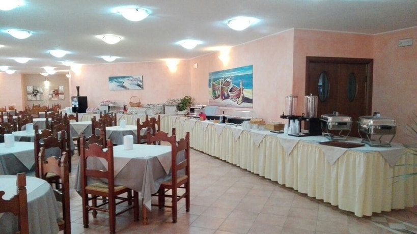 Imagen del bar/restaurante del Hotel I Ginepri, Cala Gonone. Foto 4
