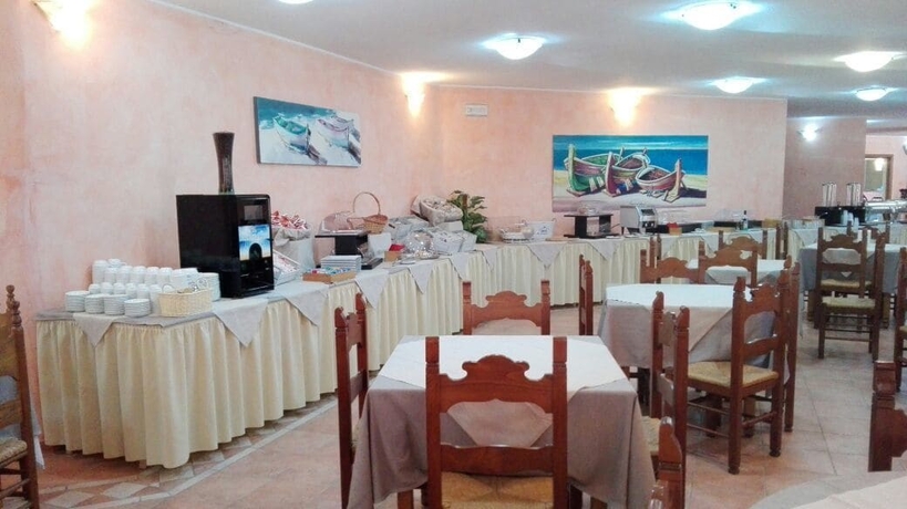 Imagen del bar/restaurante del Hotel I Ginepri, Cala Gonone. Foto 5