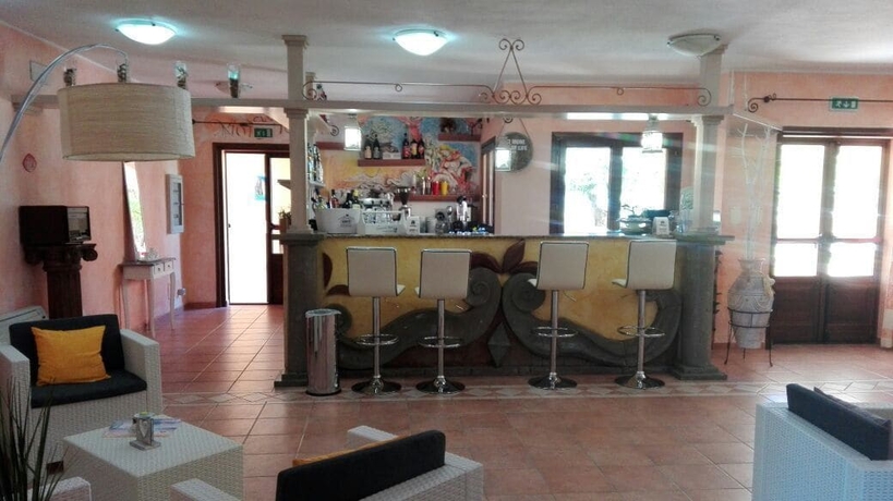 Imagen del bar/restaurante del Hotel I Ginepri, Cala Gonone. Foto 7