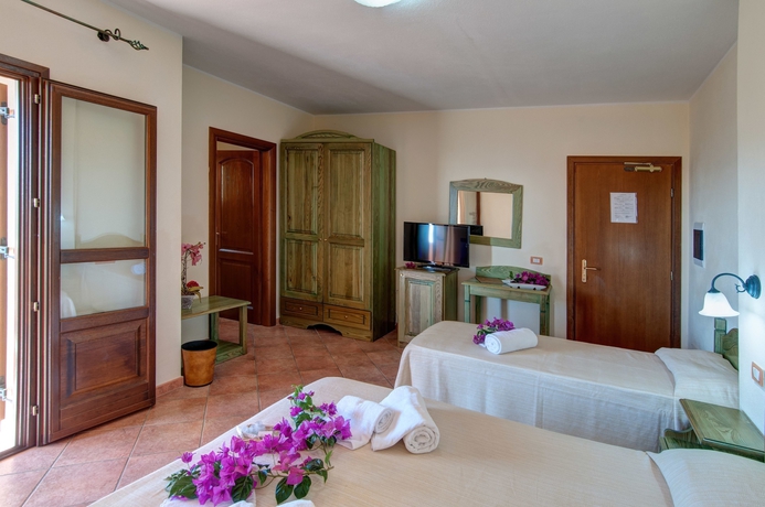 Imagen de la habitación del Hotel I Ginepri, Cala Gonone. Foto 10