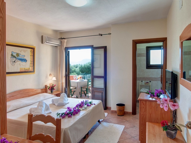 Imagen de la habitación del Hotel I Ginepri, Cala Gonone. Foto 11