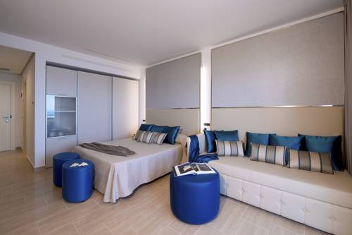 Imagen de la habitación del Hotel I Ginepri, Marina Di Castagneto Carducci. Foto 9