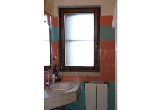 Imagen de la habitación del Hotel I Ginepri, QUARTU SANT'ELENA. Foto 6