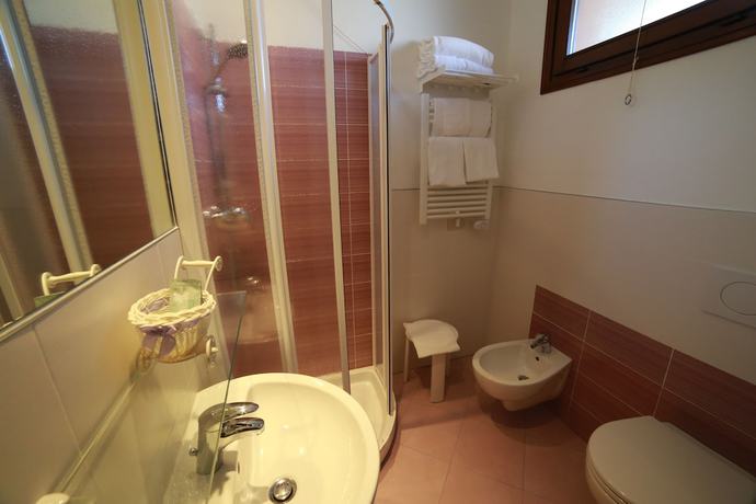 Imagen de la habitación del Hotel I Laghetti. Foto 14