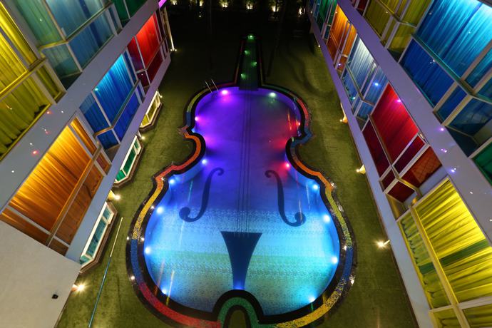 Imagen de la piscina del Hotel I Love Bell Bottoms. Foto 20