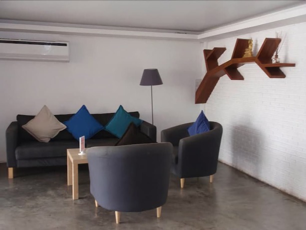 Imagen de los interiores del Hotel I Room. Foto 20