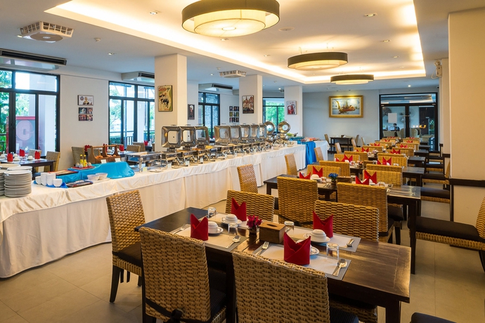 Imagen del bar/restaurante del Hotel I Tara Resort and Spa. Foto 2