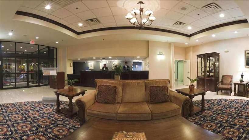Imagen de los interiores del Hotel I-64 Richmond. Foto 16