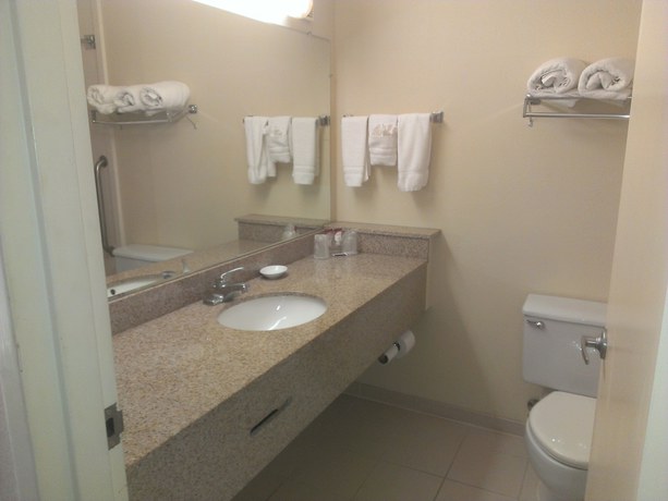 Imagen de la habitación del Hotel I-64 Richmond. Foto 13