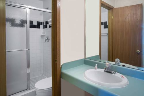 Imagen de la habitación del Hotel I-80 Inn and Suites. Foto 9