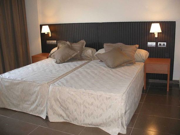 Imagen de la habitación del Hotel IBERIK BALNEARIO ROCALLAURA. Foto 4