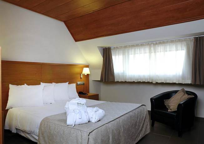 Imagen de la habitación del Hotel IBERIK BALNEARIO ROCALLAURA. Foto 5