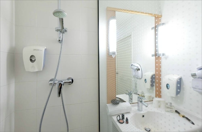 Imagen de la habitación del Hotel IBIS AIRPORT. Foto 10