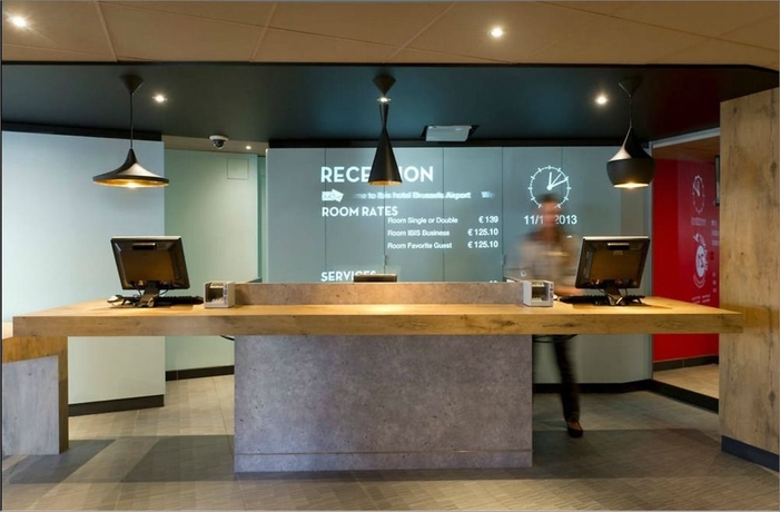 Imagen de los interiores del Hotel IBIS AIRPORT. Foto 13