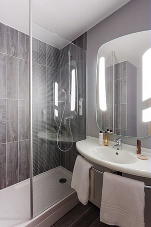 Imagen de la habitación del Hotel IBIS BOURGES. Foto 17