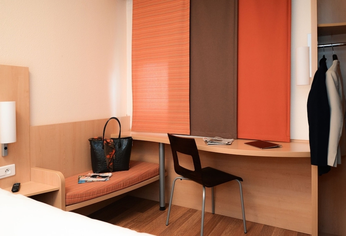 Imagen de la habitación del Hotel IBIS CAEN CENTRE. Foto 16