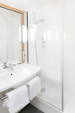 Imagen de la habitación del Hotel IBIS CAEN CENTRE. Foto 17