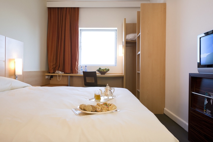 Imagen de la habitación del Hotel IBIS CASA SIDI MAAROUF. Foto 12