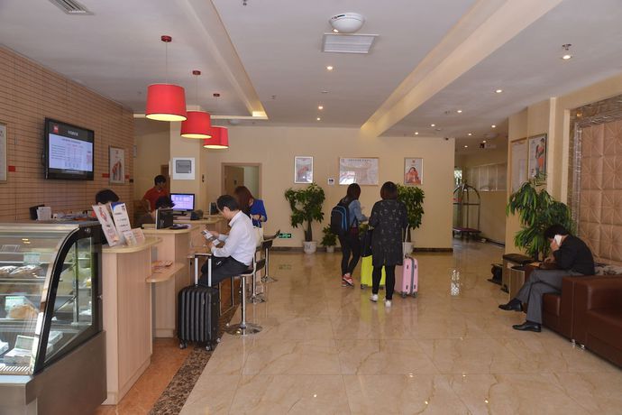 Imagen de los interiores del Hotel IBIS CHONGQING RANJIABA. Foto 20
