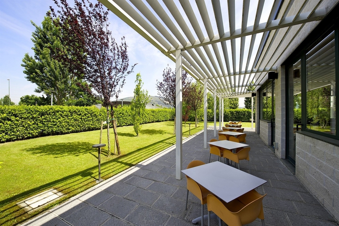 Imagen de los exteriores del Hotel IBIS FIRENZE PRATO EST. Foto 12