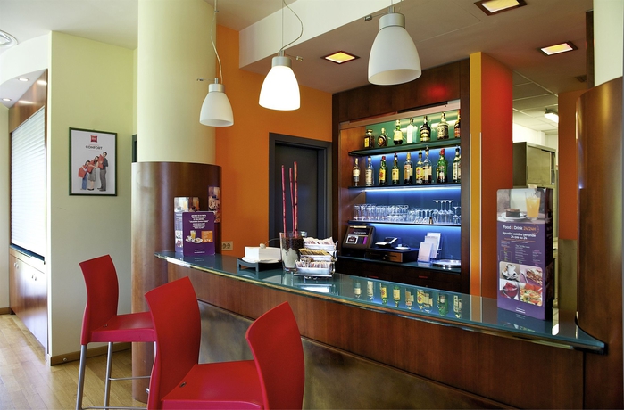 Imagen del bar/restaurante del Hotel IBIS FIRENZE PRATO EST. Foto 7