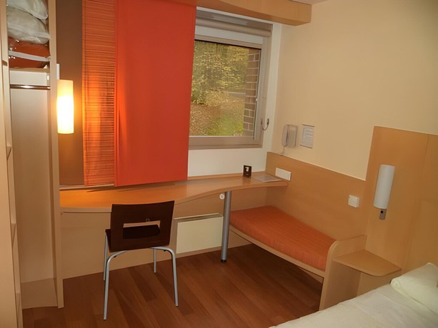 Imagen de la habitación del Hotel IBIS FOURMIES, FOURMIES. Foto 4