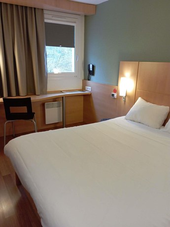 Imagen general del Hotel IBIS FOURMIES, FOURMIES. Foto 1