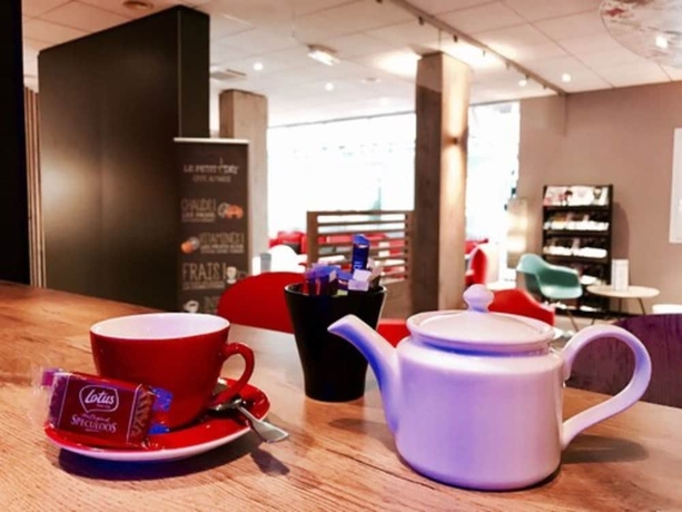 Imagen de los interiores del Hotel IBIS GAP CENTRE. Foto 17